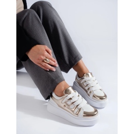 Sneakers alte bianche e dorate di Shelovet bianca 1
