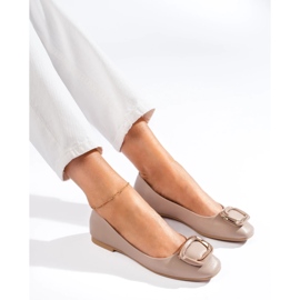 Ballerine eleganti beige con punta quadrata di Shelovet 2