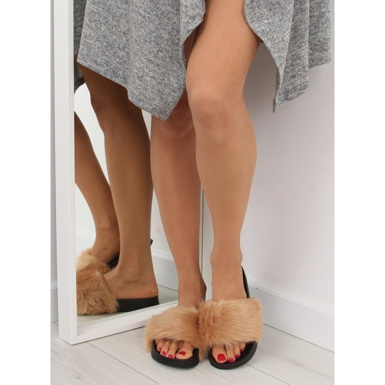 Ciabatte in pelliccia beige S36 beige 1