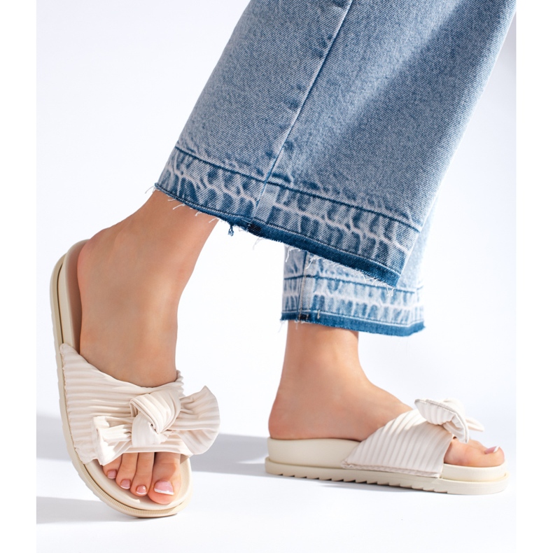 Ciabatte beige con fiocco 2