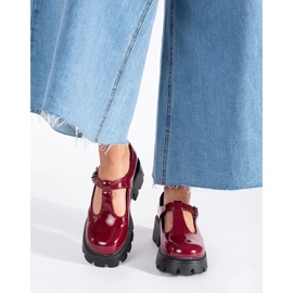 Scarpe da donna in vernice bordeaux con plateau rosso 2