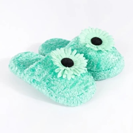 Pantofole verdi per bambini con fiore decorativo verde 1