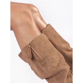 Stivali con zeppa da donna in camoscio beige 1