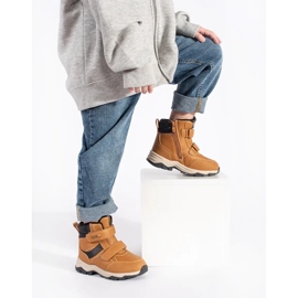 Stivaletti da bambino isolati con velcro marrone 1