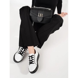 Goodin Sneaker bianche e nere in pelle su una suola spessa bianco 2