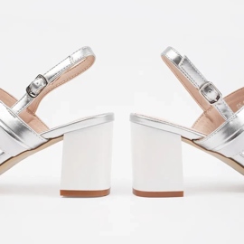 Sandali metallici sul post Srebrne Sergio Leone d'argento 1