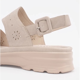 Goodin Light -Beige Light Sandals su una suola spessa 1