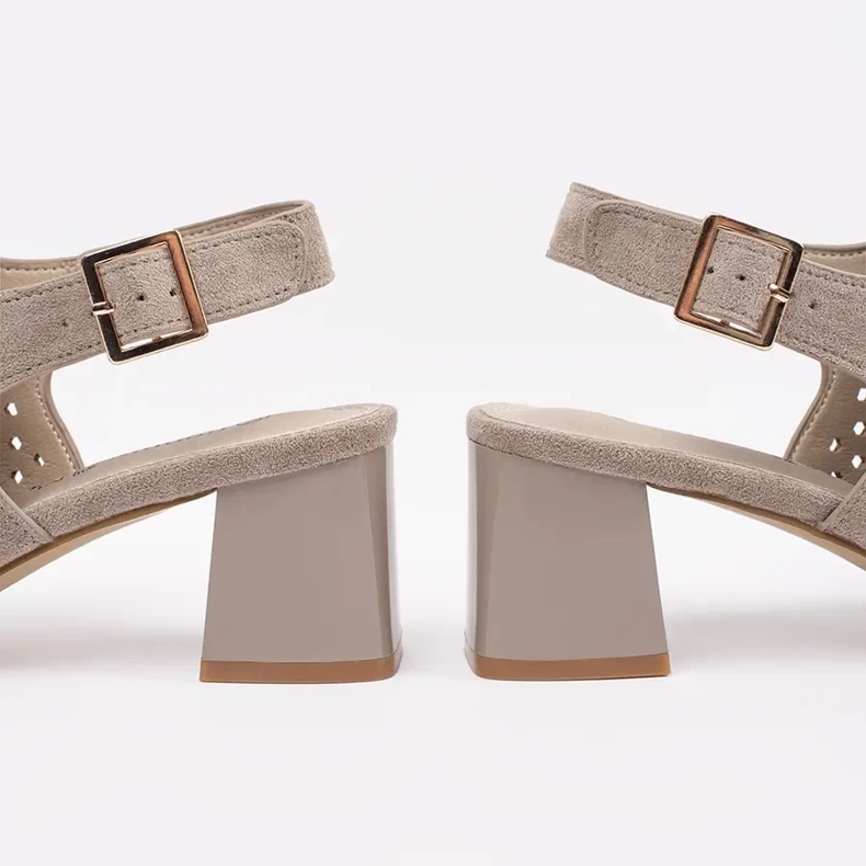 Goodin Sandali con tacchi alti beige in pelle scamosciata 1