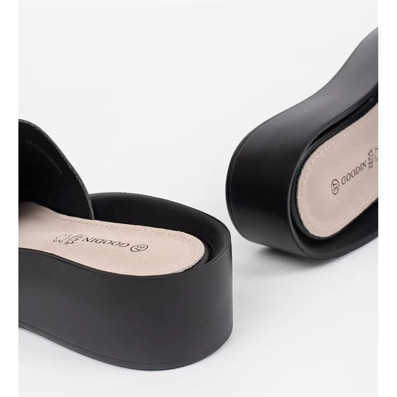 Goodin Infradito da donna nere con catena nero 1