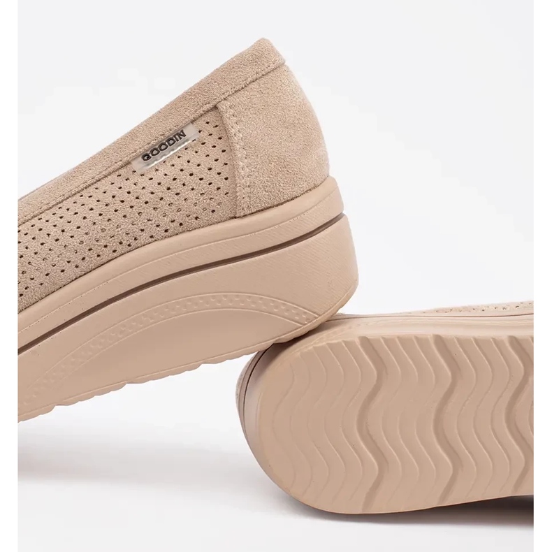 Goodin Mocassini beige su una suola spessa 1