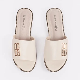 Goodin Light -beige Women's Flaps su una suola piatta con un ornamento 2