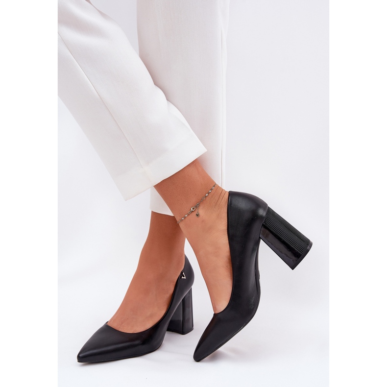 Eleganti pompe sul palo nero di Vinceza 62220 2