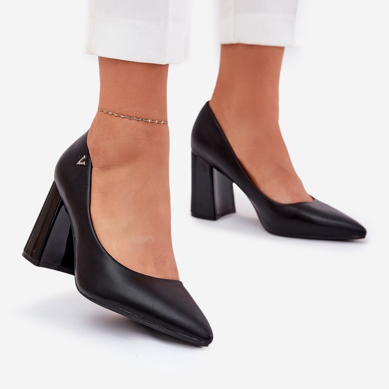 Eleganti pompe sul palo nero di Vinceza 62220 1