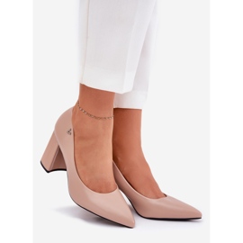Eleganti pompe sul beige di Vinceza 62220 1
