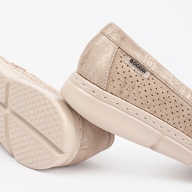 Goodin Mocassini openwork beige con un elemento dorato 2