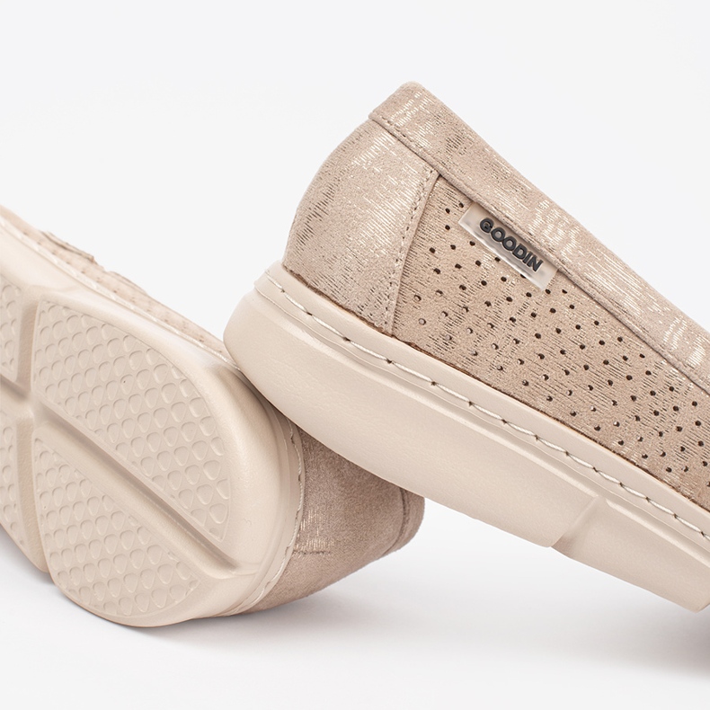Goodin Mocassini openwork beige con un elemento dorato 2