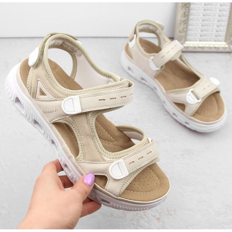 Comodi sandali con velcro Rieker W RKR691 beige 2