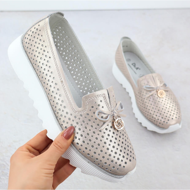 Scarpe in pelle aperta da donna Złote S. Barski LR51-631 d'oro 1