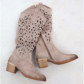 Stivali aperti con beige scuro in pelle scamosciata Vinceza 58453 1