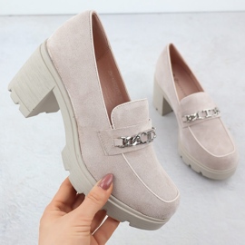 Scarpe da donna con beige in pelle scamosciata potocki sz12629 con una catena 1