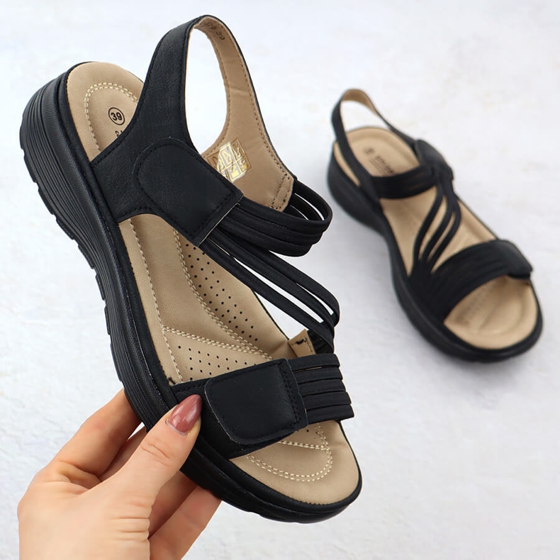 Sandali femminili sulla piattaforma comodo Black Unisoft 8875 nero 1