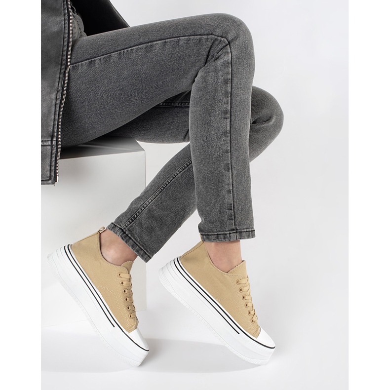 Sneakers da donna beige con suola spessa 2