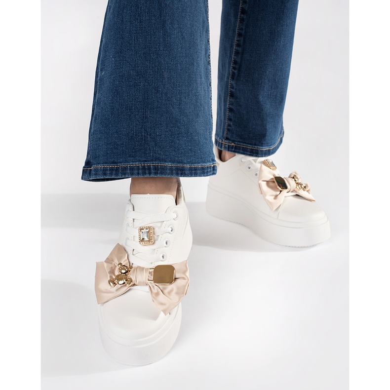 Sneaker bianche e oro con aggiunte dorate bianco 2