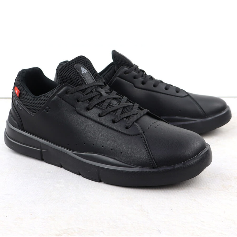Scarpe sportive in pelle maschile nero McArthur MC19 1