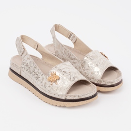 Goodin Sandali beige leggeri sulla piattaforma con un perno 1