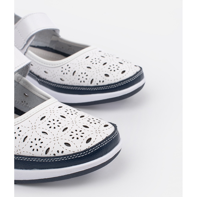 Goodin Sandali in pelle bianca e blu navy lasciati cadere 2