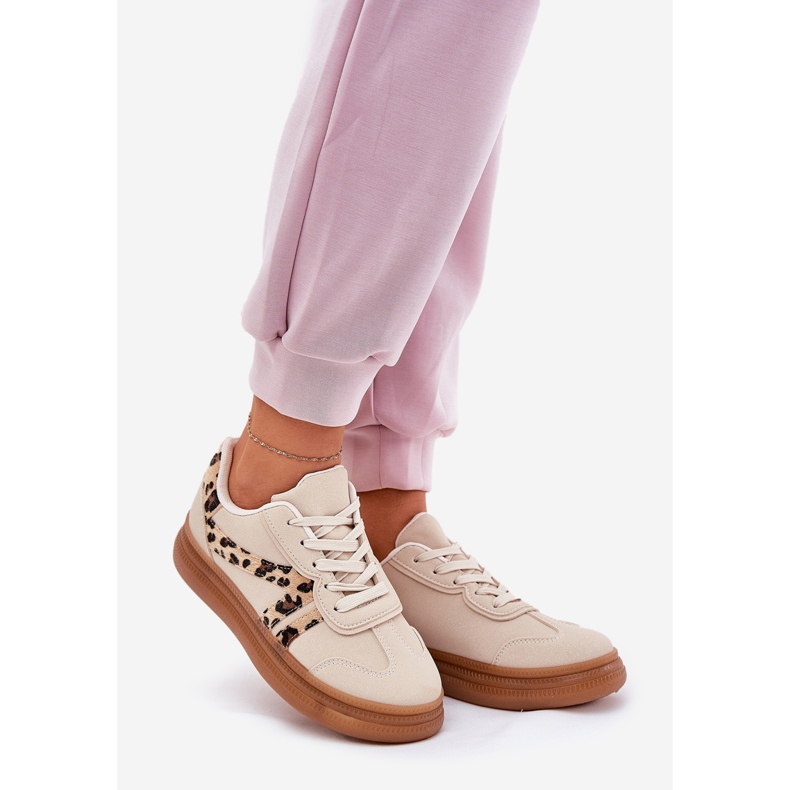 Sneaker femminili sulla piattaforma leopardo beige 1