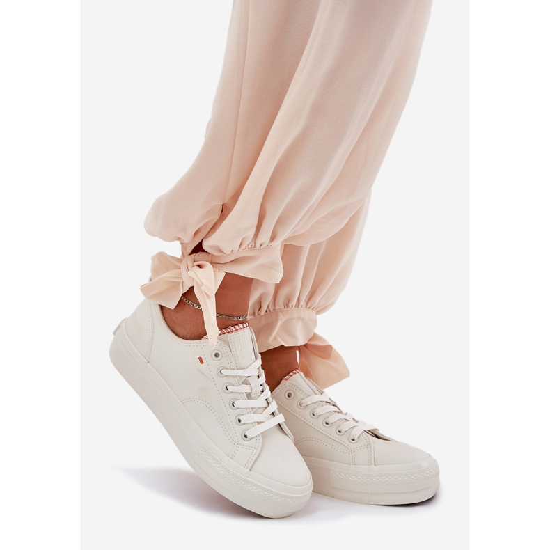 Sneaker femminili sulla piattaforma con Eco Leather Big Star RR274A297 Beige leggero 1