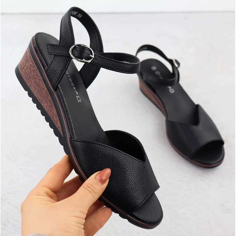 Sandali da donna con zeppe Black Potocki 12624 nero 1