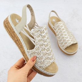 Sandali da donna sulla banda della piattaforma Beige Rieker 62741-60 2