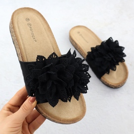 Pantofole da donna con fiori Black Potocki GN17301 nero 1