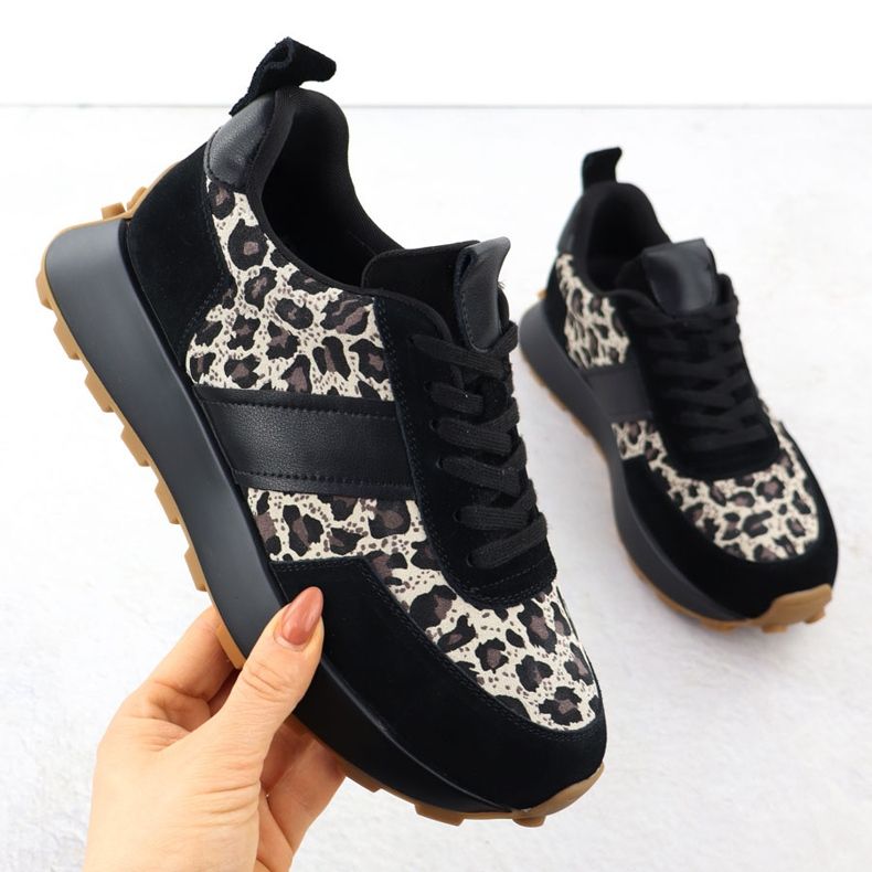 Sneaker in pelle sulla piattaforma leopardata nera Vinceza 66793 nero 1