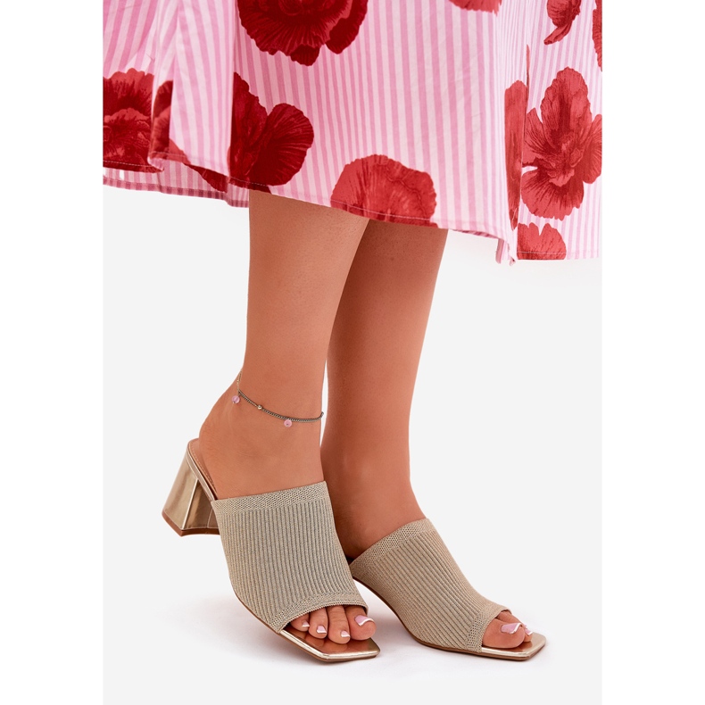 Tacchi da donna con pistillo dorato d'oro 2