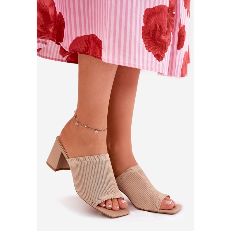 I tacchi da donna come il beige 1