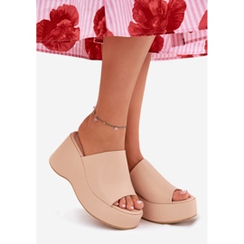 Slifor da donna in pelle Eco sulla piattaforma e zeppe di beige 2