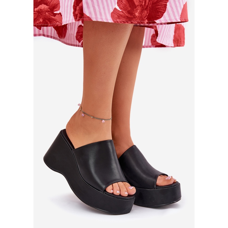 Slifor da donna in pelle Eco sulla piattaforma e zeppe nere nero 2