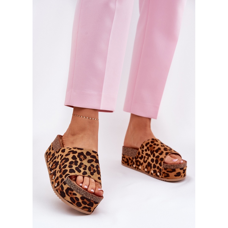 Le infradito da donna su un'enorme piattaforma ecologica stampare leopardo marrone 2