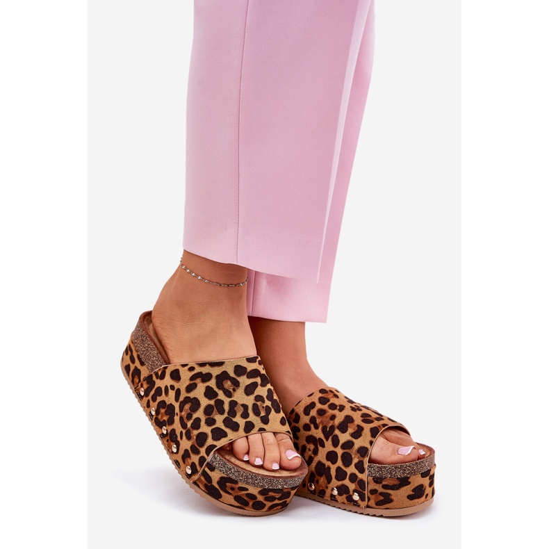 Le infradito da donna su un'enorme piattaforma ecologica stampare leopardo marrone 1