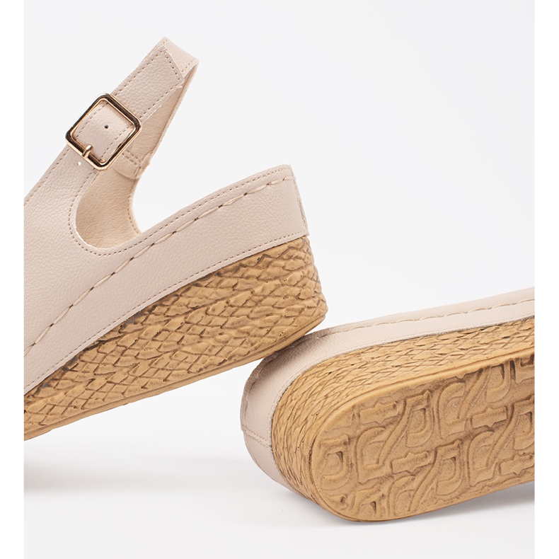 Goodin Light -Beige Sandals su un cuneo basso 2