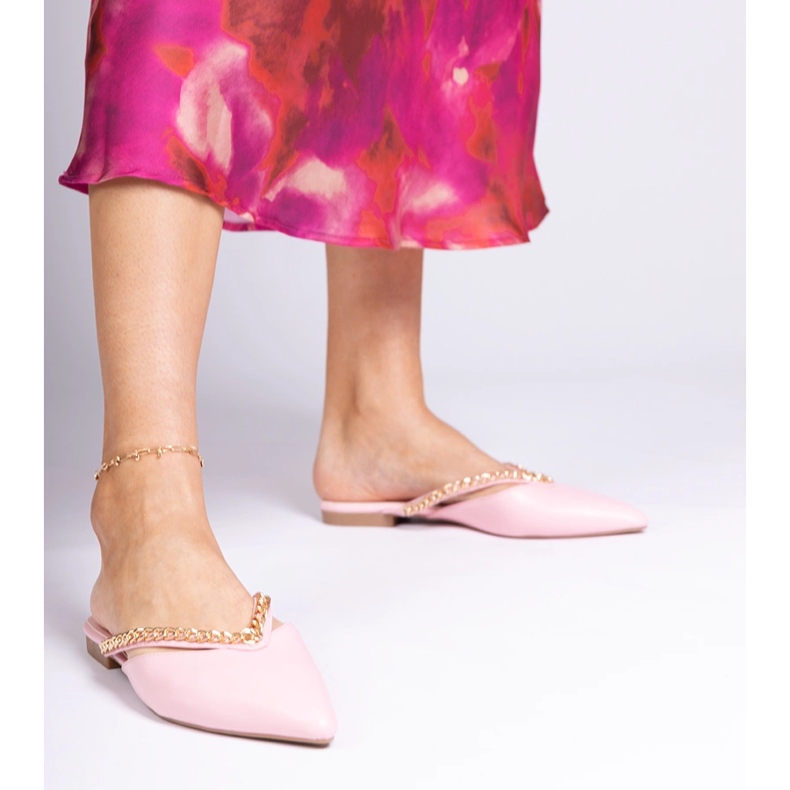 Pink Elegant Flip -Flops decorati con una catena rosa 1