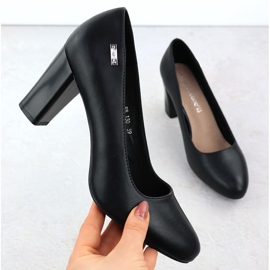 Pompe in pelle sul post Black Sergio Leone PB130 nero 1