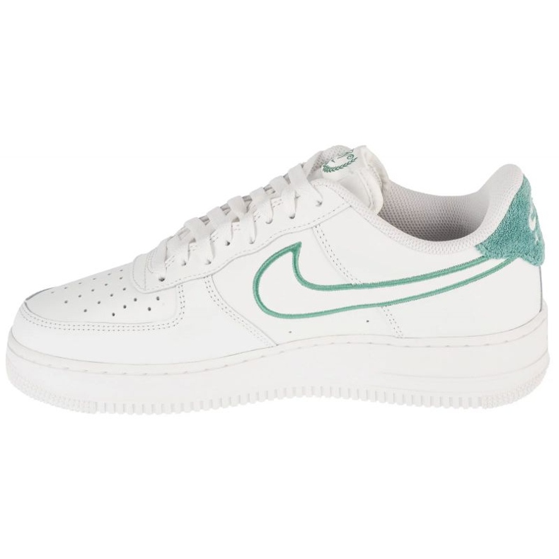 Nike Air Force 1 07 Lv8 FN8349-100 Scarpe bianca 1