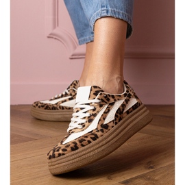 Sneaker leopardo sneaker su una suola spessa marrone 1