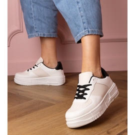 Sneaker sportive beige su platfotm 1