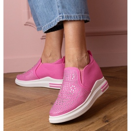 Sneaker da donna rosa con zirconi su un cuneo nascosto 1