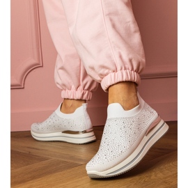 Sneaker da donna bianca sulla piattaforma con zirconi bianco 1